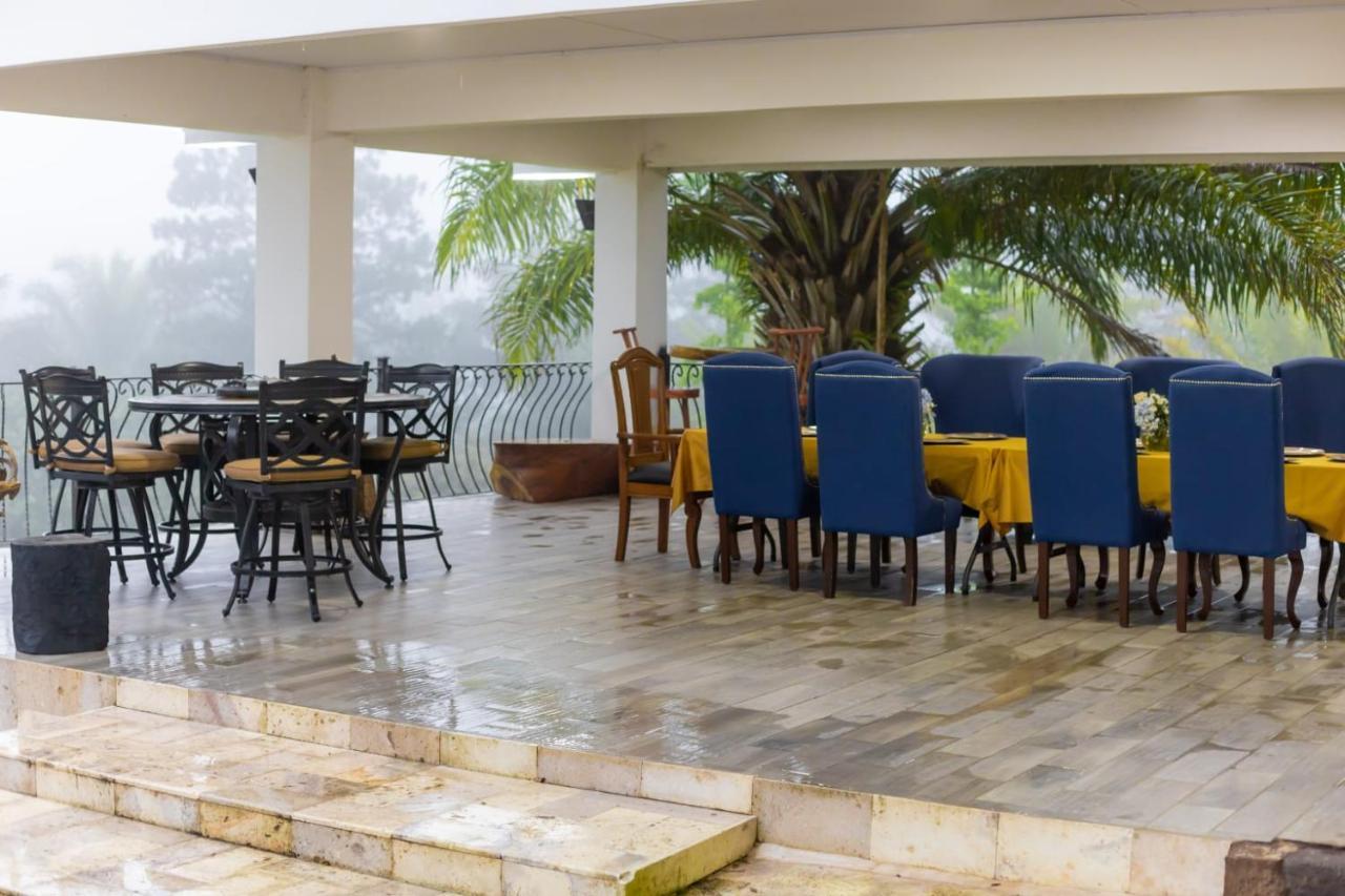 Hotel Cocoview, Bar & Restaurante Valle de Angeles Luaran gambar