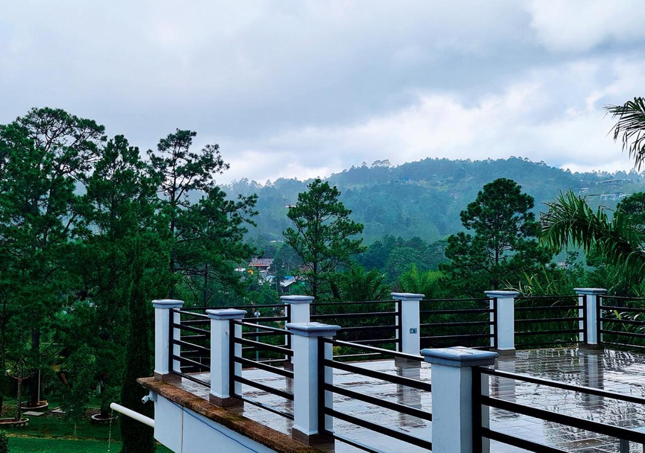 Hotel Cocoview, Bar & Restaurante Valle de Angeles Luaran gambar