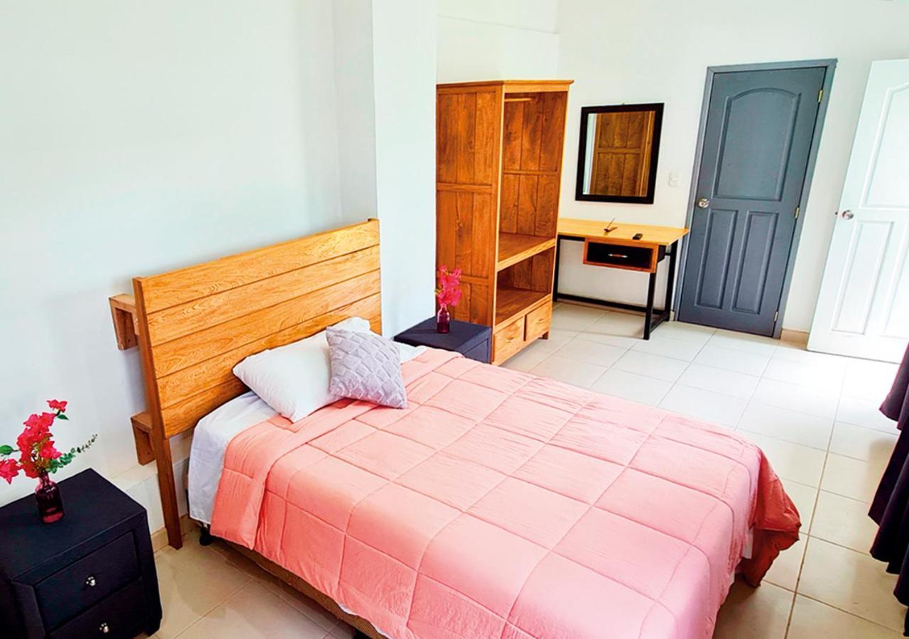 Hotel Cocoview, Bar & Restaurante Valle de Angeles Luaran gambar